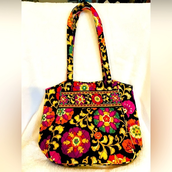 Vera Bradley Handbags - 𝅺VERA Bradley retired Suzana pattern small tote in excellent condition